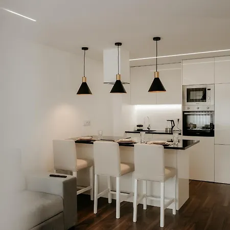 Apartment G 0.7 - G.oogle Nest Smart House *
