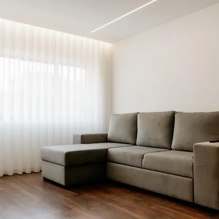 Apartment G 0.7 - G.oogle Nest Smart House *